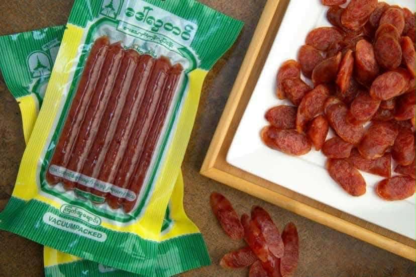 ဒေါ်လှတင် ကြက်အူချောင်း