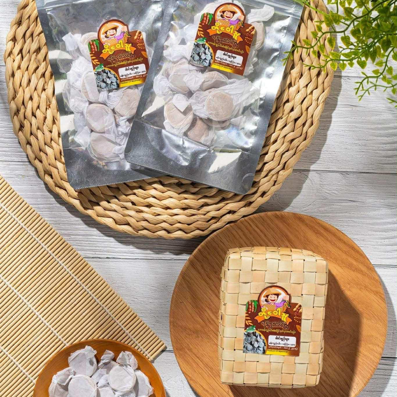 တို့ဝေါသူ မန်ကျည်းဖလိပ် box - Easy Bites