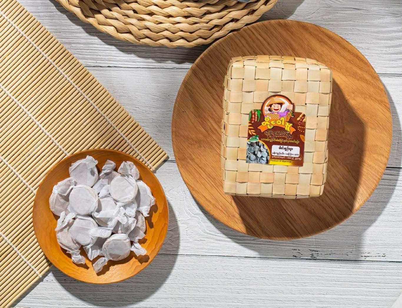 တို့ဝေါသူ မန်ကျည်းဖလိပ် box