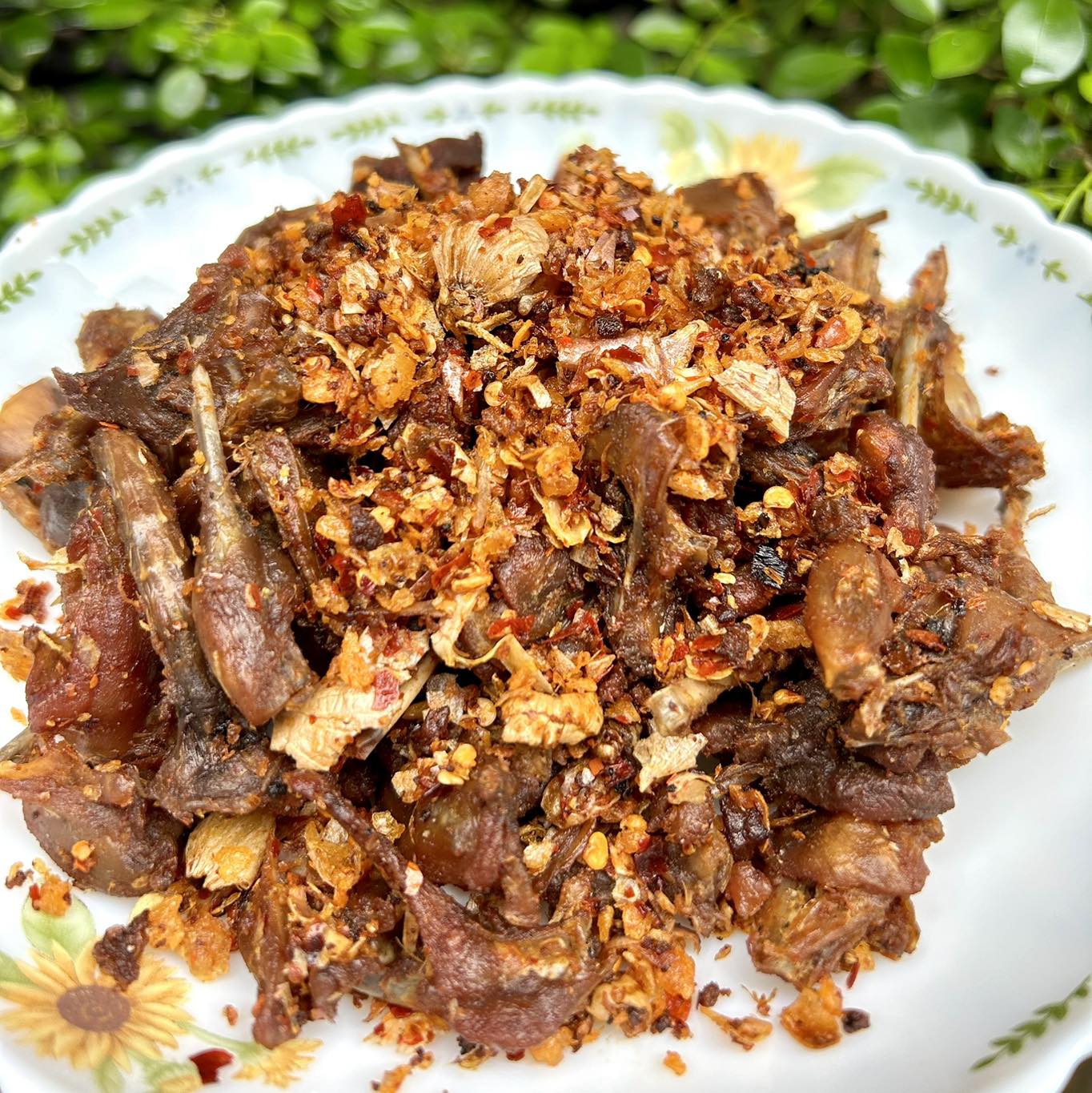H&H ငုံးခြောက်စပ်ကြော် 115g (H&H Spicy Fried Quail)